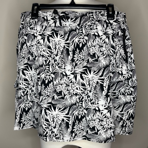 Talbots Pants - Talbots Black and White Floral Skort